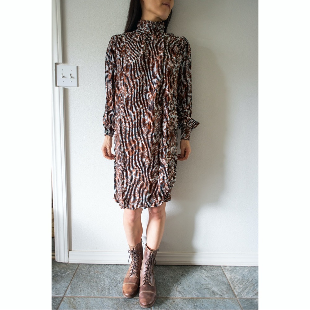 warm NYC striped floral ruffle collar shift dress